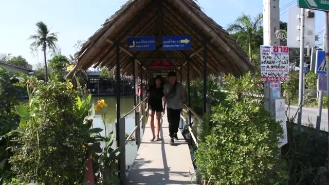 Tayland'ın Yüzen Pazarları Turistleri Çekiyor - Bangkok
