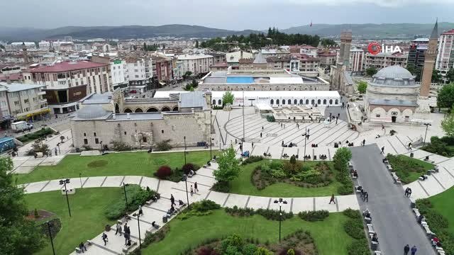 İki İl Arasında 'Etli Ekmek' Tartışması...sivas'ta Dana Etinden Konya'da Kuzu Etinden Yapılan Etli...