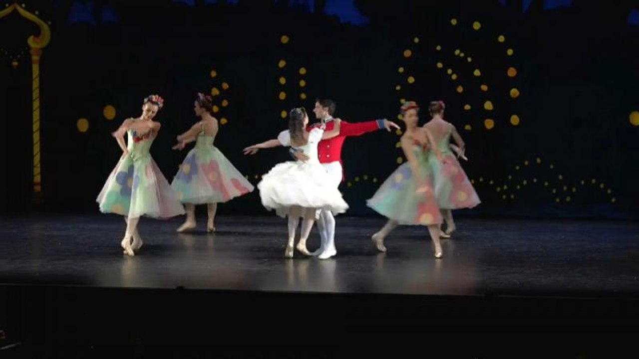 Dänische Königin Margrethe entwirft Kostüme für den „Nussknacker“