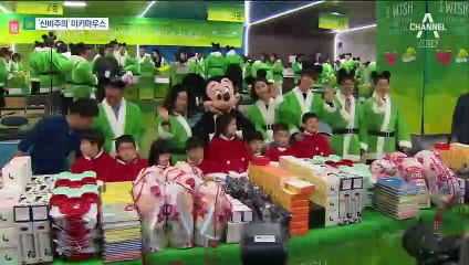 한국에 온 90살 미키마우스…10명이 ‘밀착 경호’
