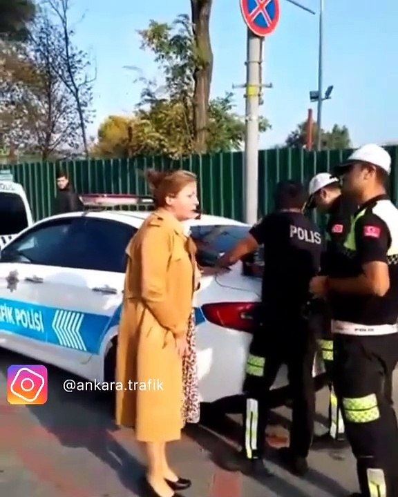 Ceza yazan trafik polisine çığlık atan öğretmen