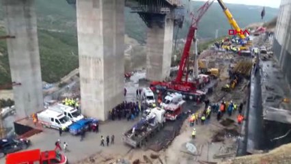 Kocaeli- Göçük Altında Kalan 3 İşçiyi Kurtarma Çalışması Devam Ediyor