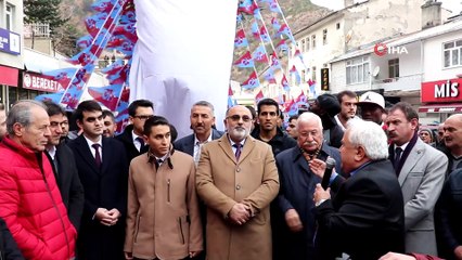Trabzonsporlu futbolcuların cam seyir terasındaki zor anları