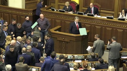 Presidente ucraniano promulga lei marcial