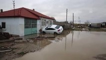 Büyük Bir Sesle Uyandık, Her Taraftan Su Akıyordu