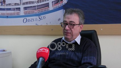 Ora News - Shqiptarët ikin nga Shqipëria, festojnë Ditën e Flamurit në Stamboll