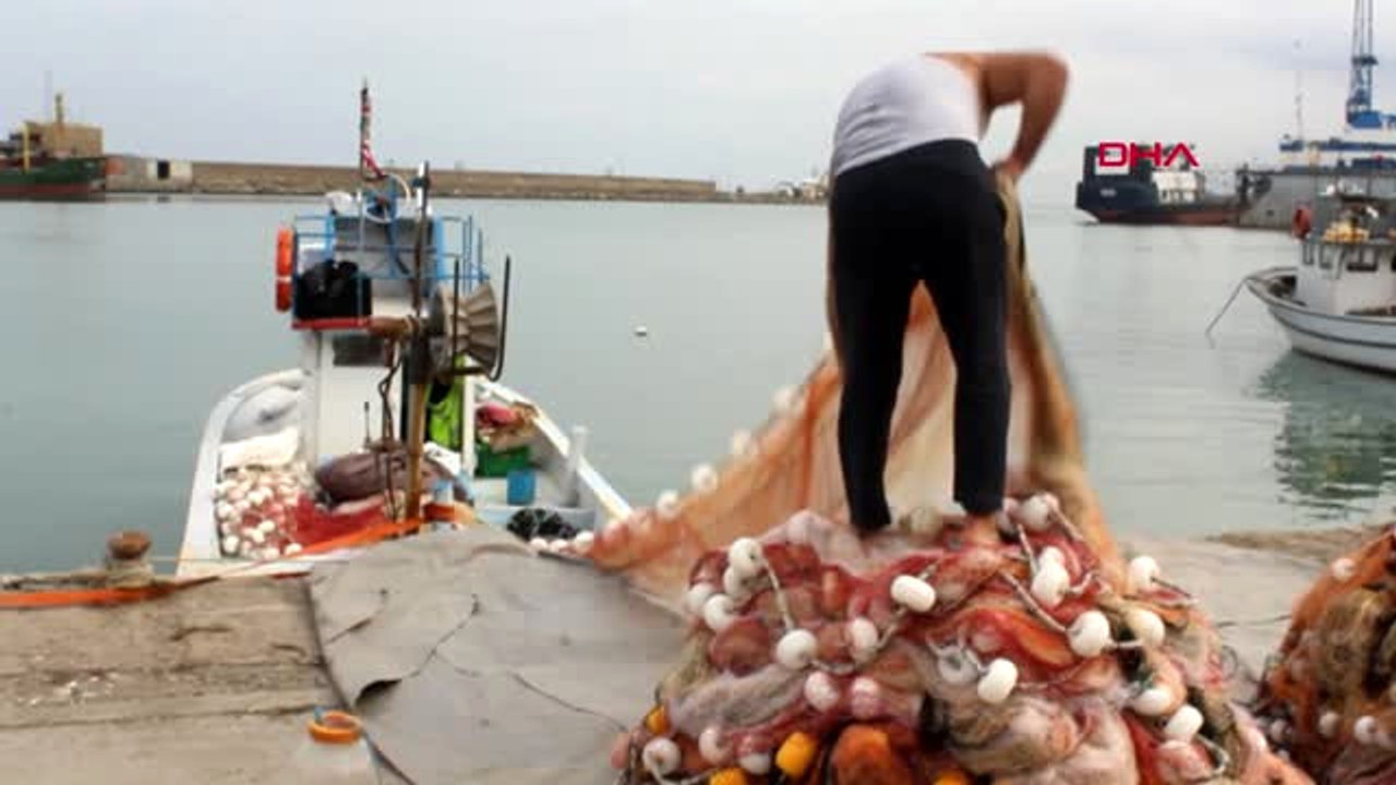 Kastamonu Karadeniz'deki Gemiler Fırtına Öncesi İnebolu Limanı'na Sığındı