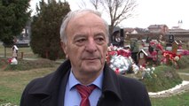 Kryetari i Komunës së Gjakovës Ardian Gjini bënë homazhe për nderë të 28 Nëntorit - Lajme