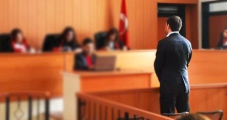 Astsubay Sanık, Ölen Eşi ile İlişkisi Olduğunu Söyleyen Doktoru Görünce Sinir Krizi Geçirdi