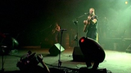 León Gieco - Cola De Amor