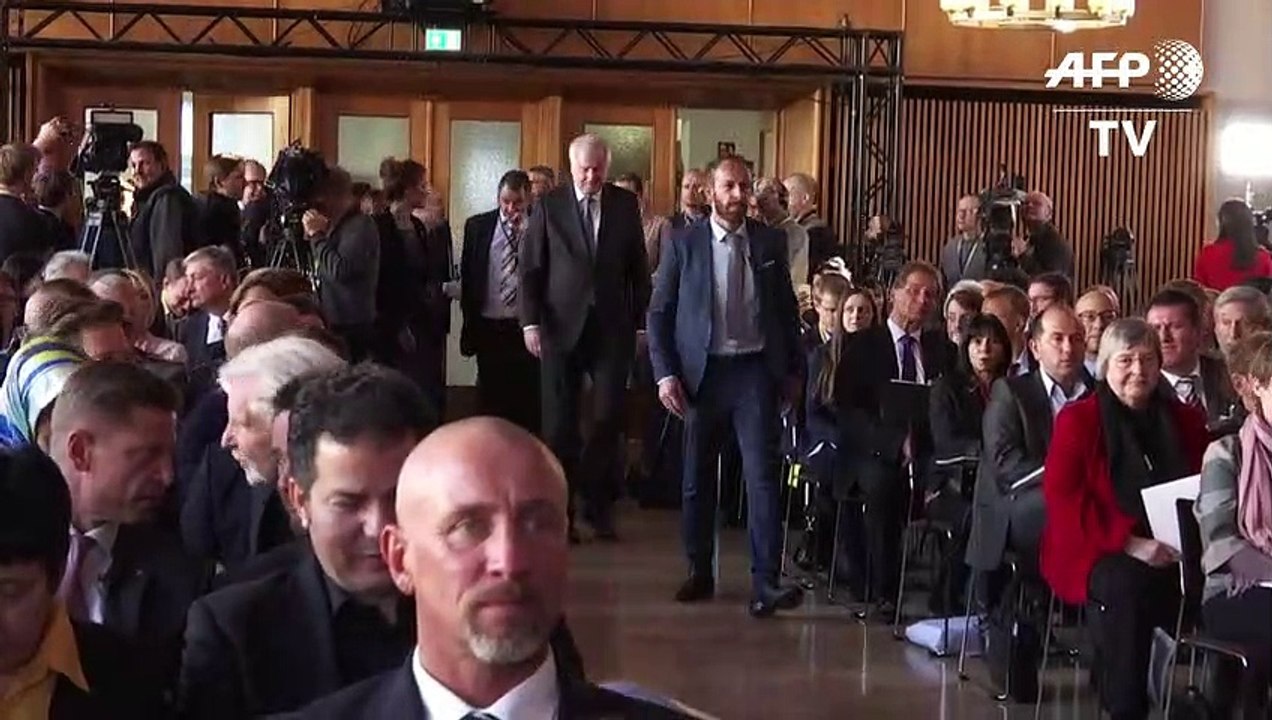 Seehofer will Islam 'in, aus und für Deutschland'