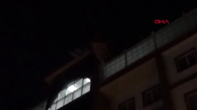 Tekirdağ Ergene'de, Fırtına Kaymakamlık Binasının Çatısını Uçurdu