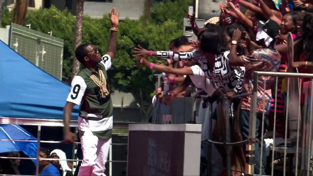 6ix9ine Trolls Fashion Nova Over Nicki Minaj & Cardi B Fight | Hollywoodlife