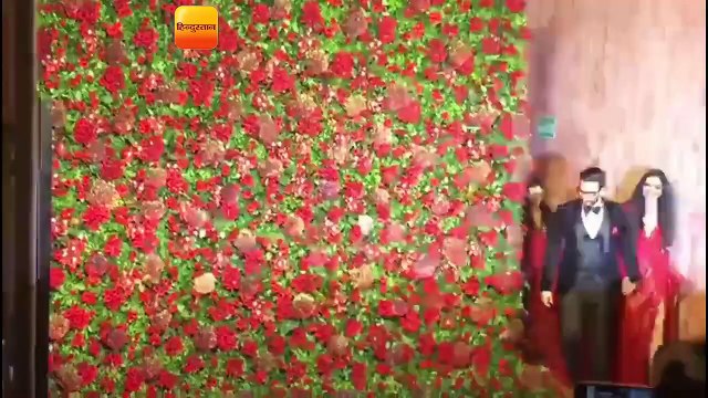मुंबई में शनिवार को दीपिका- रणवीर ने बॉलिवुड फ्रेंड्स के लिए रखा रिसेप्शन