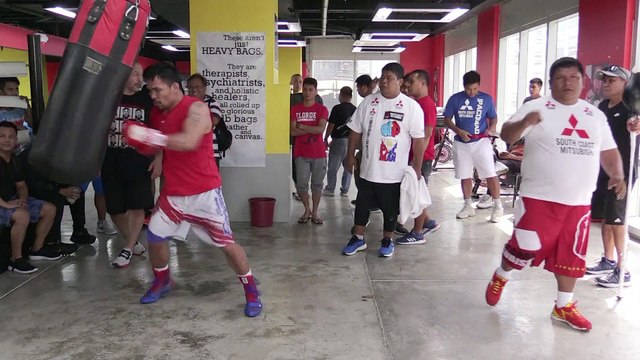 Pacquiao begins training for Broner fight