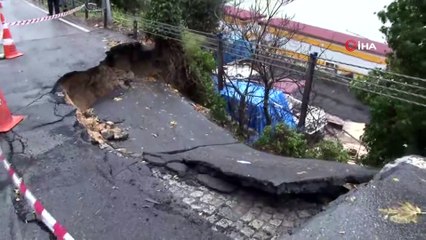 Sarıyer'de yol çöktü .Olay yerine çok sayıda polis ve  itfaiye ekibi gönderildi