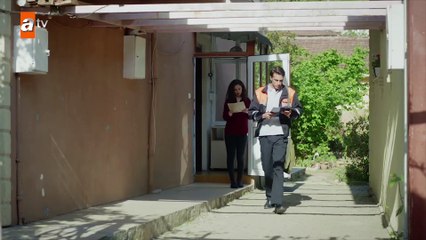 Eski bir arkadaş! - Kırgın Çiçekler 83.Bölüm