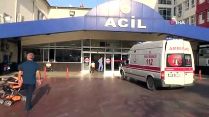 Okula gitmek istemeyen çocuk annesini bıçakladı