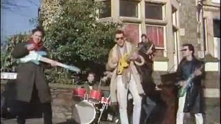The Young Ones S02 E05