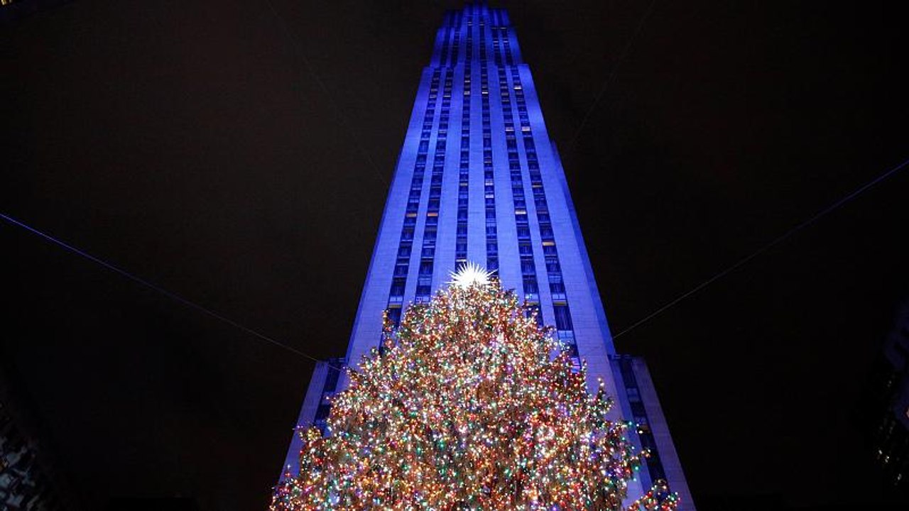 New York: Weihnachtsbaum-Lichter vor Rockefeller Center angezündet