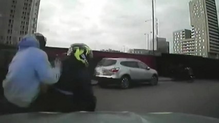 Download Video: La police londonienne est désormais autorisée à foncer sur les voleurs de motos