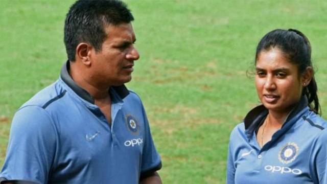 Mithali Raj gets support from this cricketer over controversy | वनइंडिया हिंदी