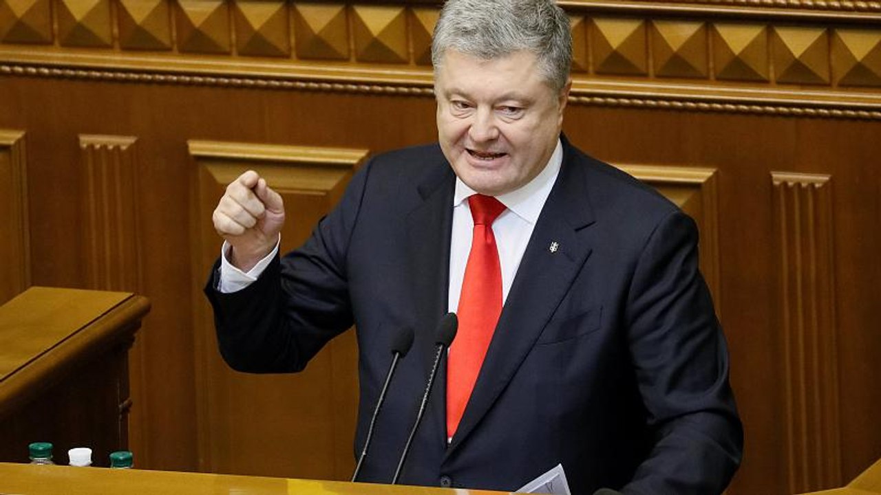 Ukraine: Poroshenko urges Nato to deploy ships in the Azov sea to 'provide security' to the country