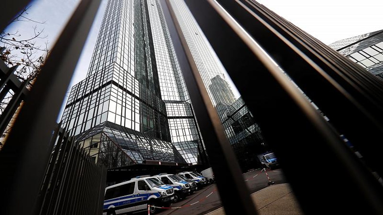 Verdacht auf geldwäsche: razzia bei der deutschen bank