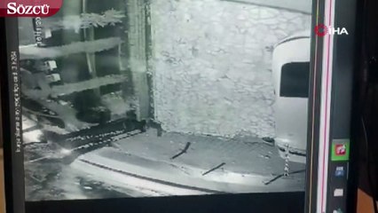 Kadıköy'de muhtarlığa saldıran şahıslar kamerada