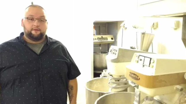 Olivier Peters, de la boulangerie Claude Olivier,. à Verviers, explique comment fonctionne Too good to go