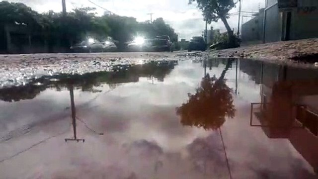 Vazamento de água ao lado da upa brasília encomoda moradores