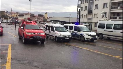 Yağış nedeniyle kerpiç ev çöktü araçlar zarar gördü - MUĞLA