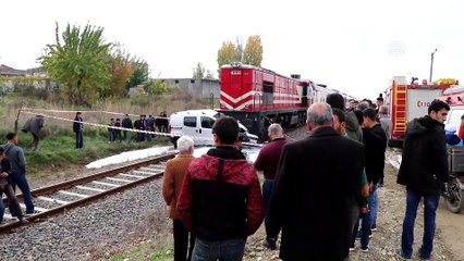 Yolcu treni kamyonete çarptı: 2 yaralı - BATMAN