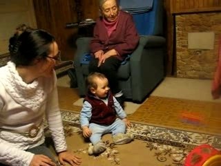 Jonah joue avec cousine Axelle