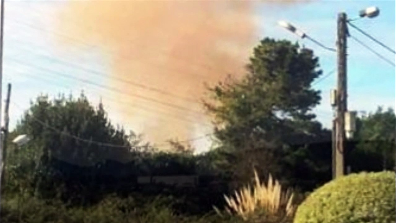 Ecologistas denuncian en una "gigantesca" nube naranja de ArcelorMittal que alarmó a vecinos de Gijón, Asturias