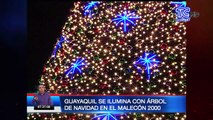 Guayaquil se ilumina con árbol de navidad en el Malecón 2000