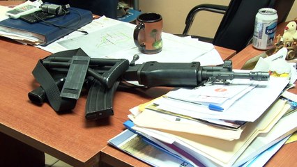 رئيس بلدية في ريف السلفادور ينجح في إخراج العصابات من قريته بنفسه