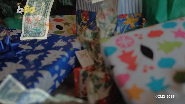 These Are the Tricks Retailers Use to Get You to Spend More Money During the Holidays