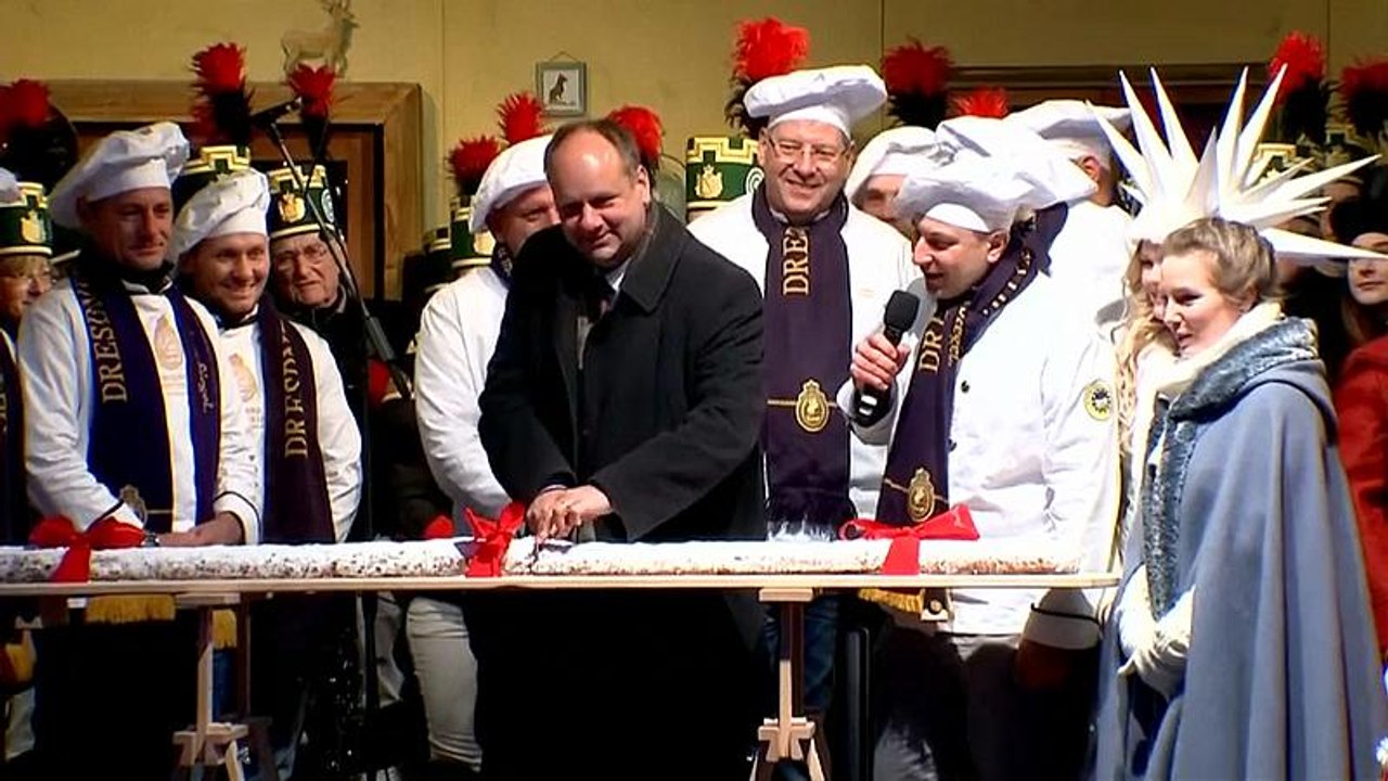 584. striezelmarkt in dresden eröffnet