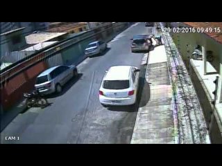 Adolescente de 16 anos é agredida após sair de academia