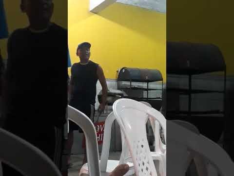 Polícial da reserva da PM saca arma e faz ameaças dentro de bar no Benedito Bentes