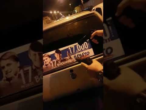 Eleitor alagoano mostra apoio a candidatos e aparece com armas