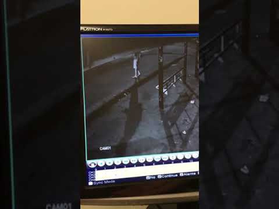 Imagens mostram estudando desaparecido entrando em veículo