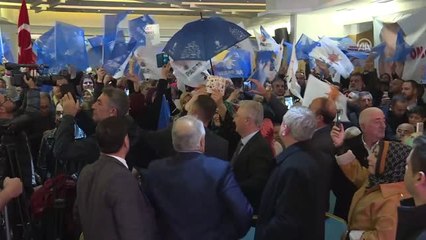 Zeybekci: "İzmir'de Gönüller Yapmaya Geldik"