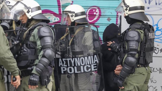 Ένταση στις πορείες μαθητών σε Αθήνα και Θεσσαλονίκη