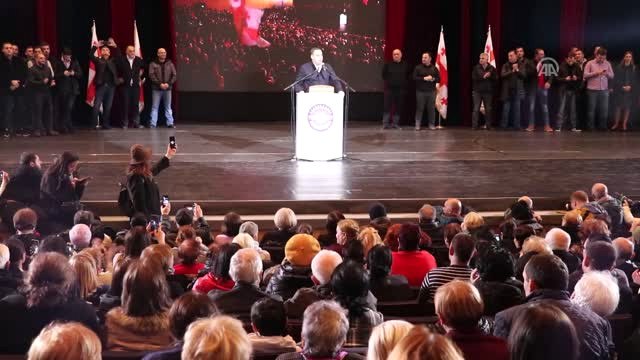 Gürcistan'da Muhalefetten Hükümete Erken Seçim Çağrısı