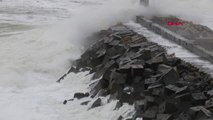 İstanbul- Karaburun'da Balıkçıların Fırtına Önlemi