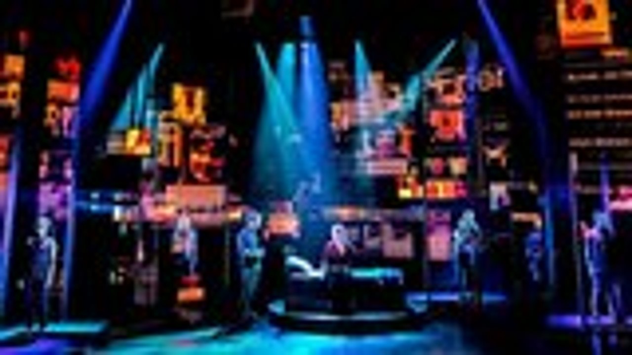 Universal Developing 'Dear Evan Hansen' Movie | THR News