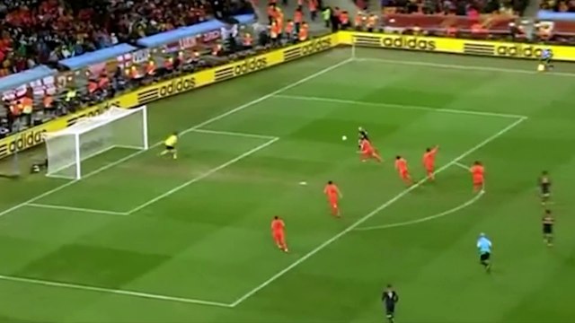 Vicente del Bosque se afeita el bigote