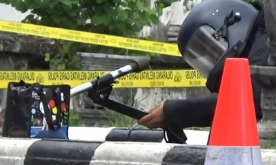 Diduga Bom, Sebuah Tas Diledakkan Gegana